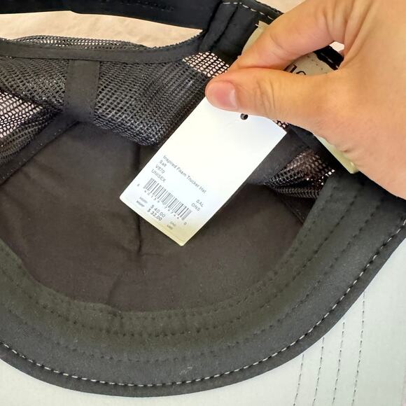 NWT Vuori Inspired Foam Trucker Hat in Salt/Black o/s - Picture 5 of 6